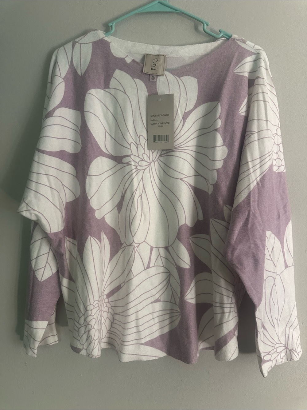 Stoni Floral Print Long Sleeve
Sweater Size XL